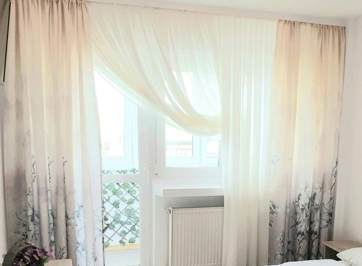 Apartament Carolina Parc アルバ・ユリア エクステリア 写真