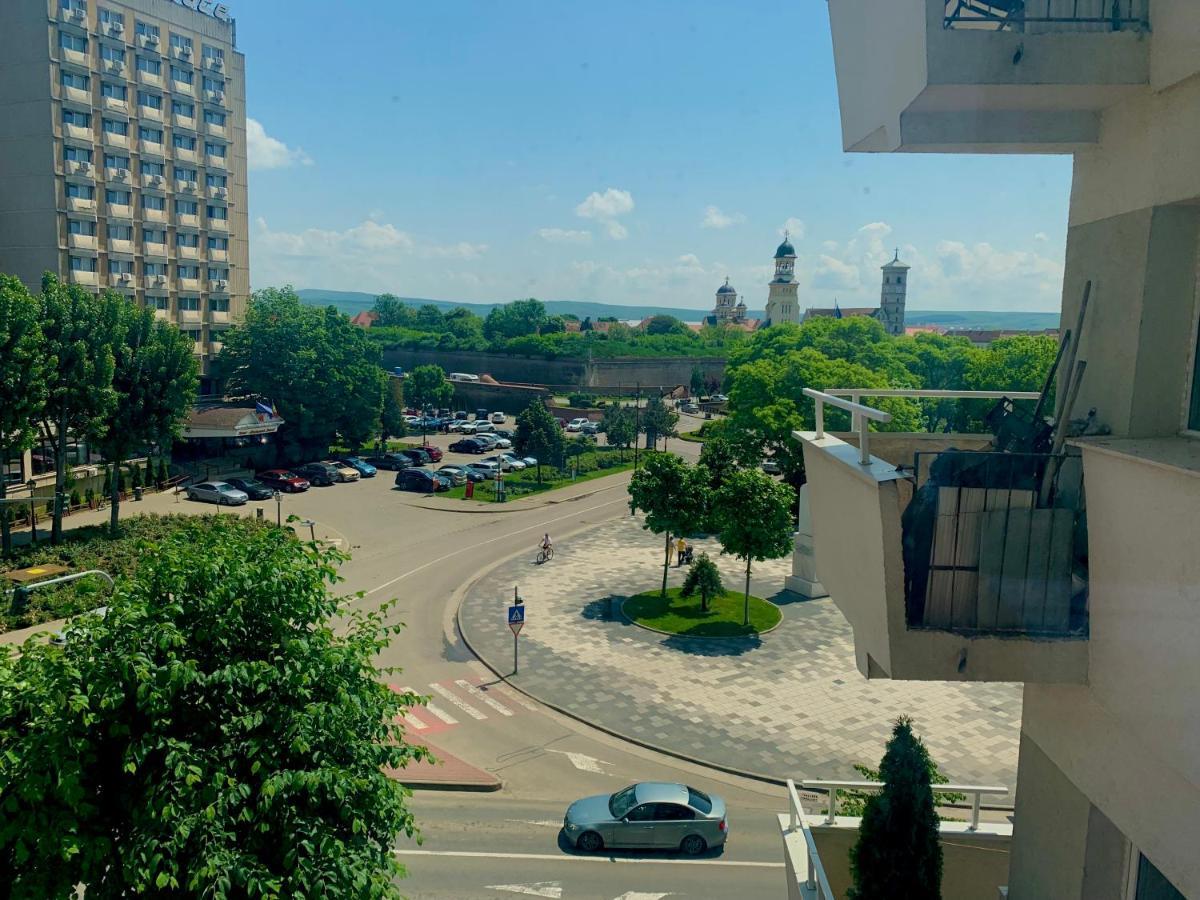Apartament Carolina Parc アルバ・ユリア エクステリア 写真